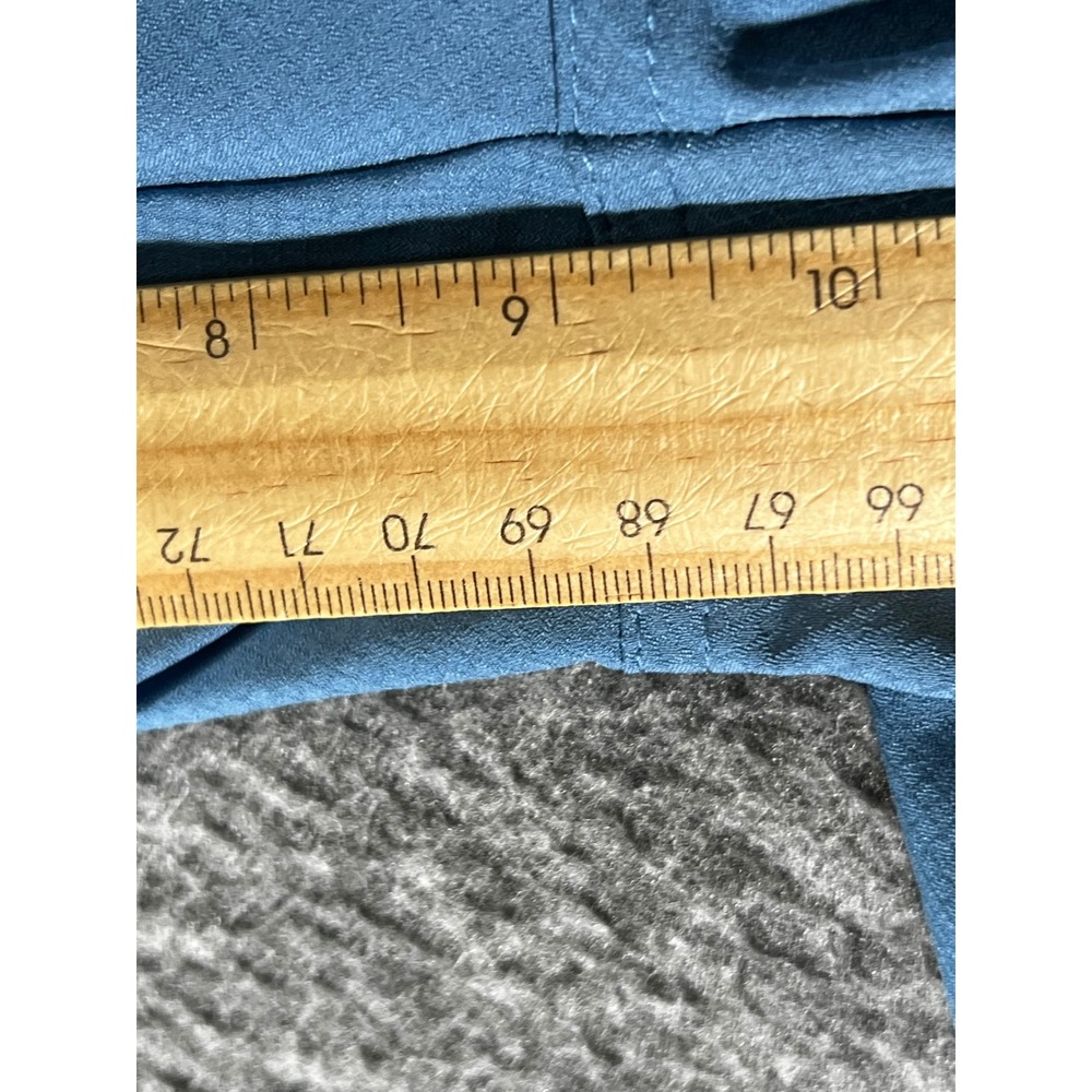 TravisMathew Mens Blue Performance Golf Shorts Size 36x9 Stretch Lightweight - Picture 7 of 7